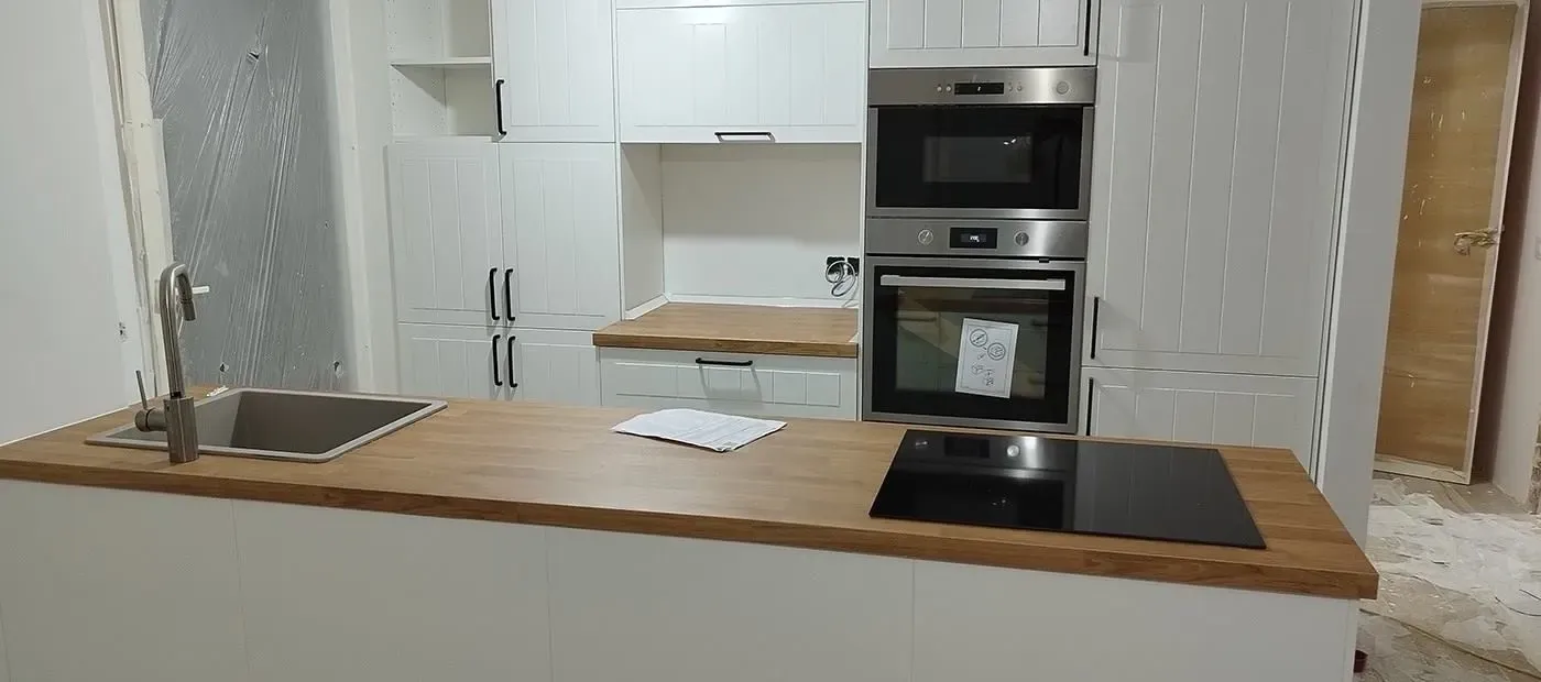 Cocina nueva color oscuro